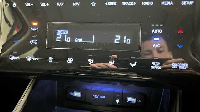 Hyundai TUCSON 1.6 h T-GDi Ultimate SUV 5dr Petrol Hybrid Auto Euro 6 (s/s) (230 ps) Engine Red