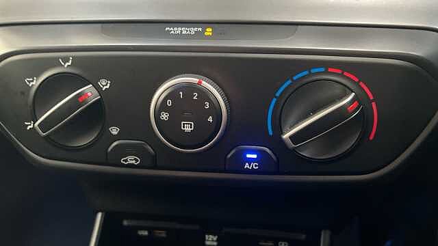 Hyundai BAYON 1.0 T-GDi MHEV SE Connect SUV 5dr Petrol Hybrid DCT Euro 6 (s/s) (100 ps) Black