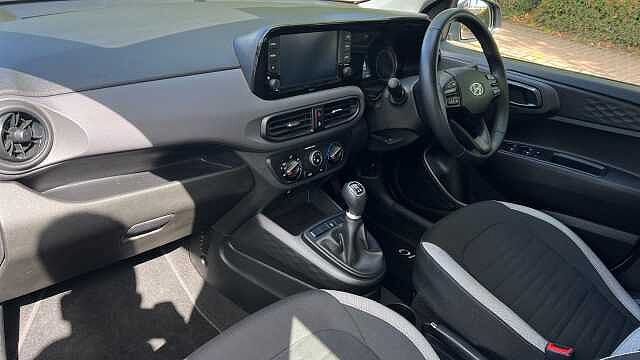 Hyundai I10 1.0 SE Connect Hatchback 5dr Petrol Manual Euro 6 (s/s) (67 ps) Silver