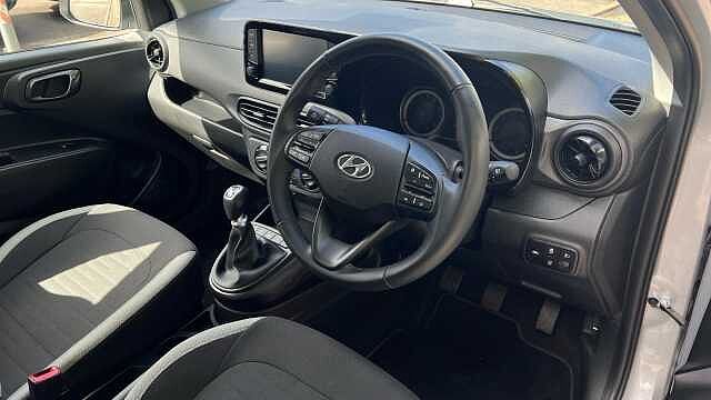 Hyundai I10 1.0 SE Connect Hatchback 5dr Petrol Manual Euro 6 (s/s) (67 ps) Silver