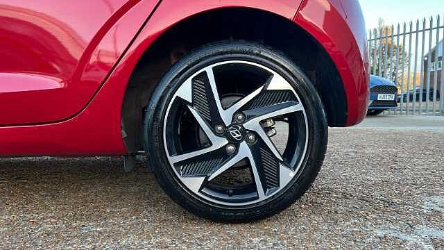 Hyundai I10 1.2 Premium Hatchback 5dr Petrol Auto Euro 6 (s/s) (84 ps) Red