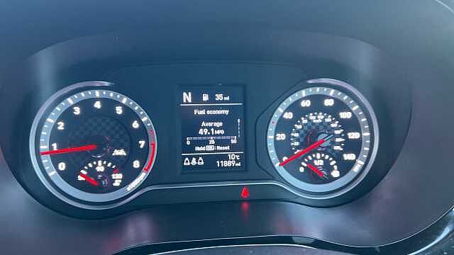 Hyundai I10 1.2 Premium Hatchback 5dr Petrol Auto Euro 6 (s/s) (84 ps) Red