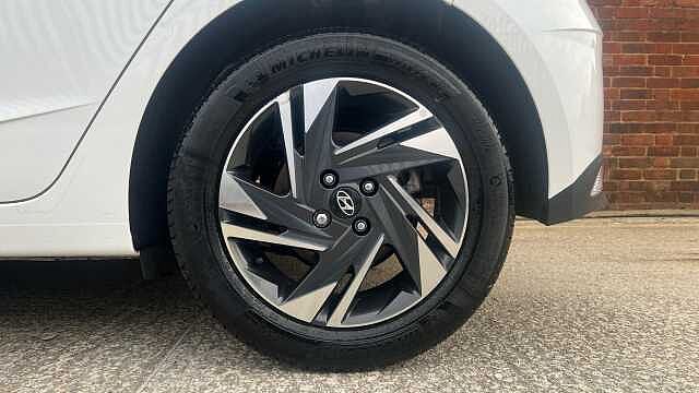 Hyundai I20 1.0 T-GDi MHEV SE Connect Hatchback 5dr Petrol Hybrid Manual Euro 6 (s/s) (100 p Polar White
