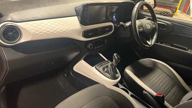 Hyundai I10 1.0 Premium Hatchback 5dr Petrol Auto Euro 6 (s/s) (67 ps) Dragon Red