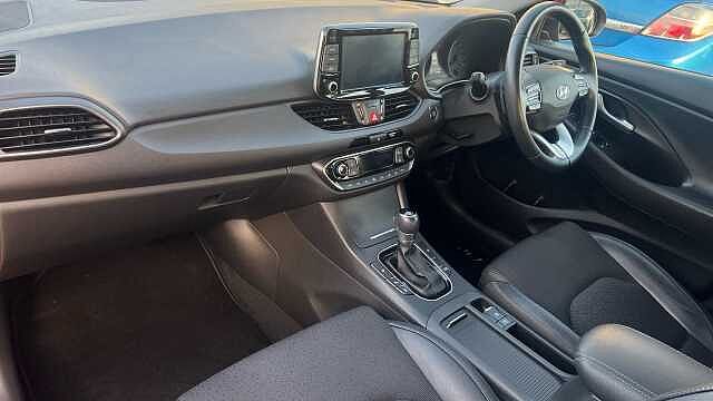 Hyundai i30 1.6 CRDi Premium Hatchback 5dr Diesel DCT Euro 6 (s/s) (115 ps)