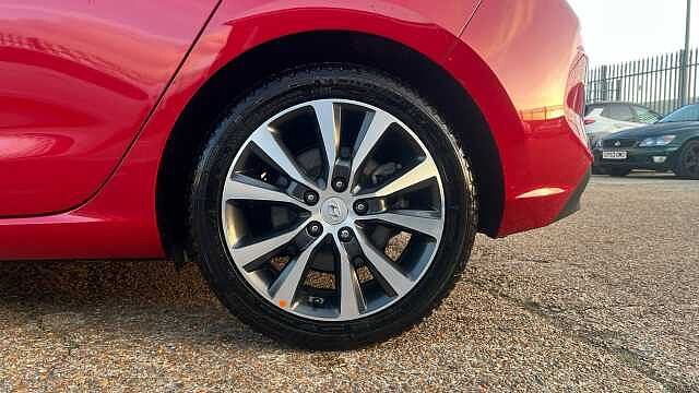 Hyundai i30 1.6 CRDi Premium Hatchback 5dr Diesel DCT Euro 6 (s/s) (115 ps)