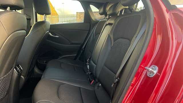 Hyundai i30 1.6 CRDi Premium Hatchback 5dr Diesel DCT Euro 6 (s/s) (115 ps)