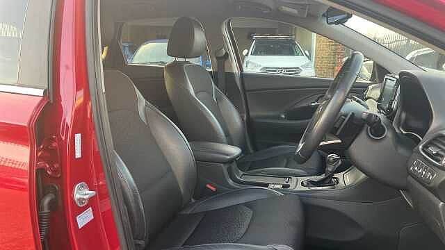 Hyundai i30 1.6 CRDi Premium Hatchback 5dr Diesel DCT Euro 6 (s/s) (115 ps)