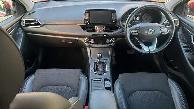 Hyundai i30 1.6 CRDi Premium Hatchback 5dr Diesel DCT Euro 6 (s/s) (115 ps)