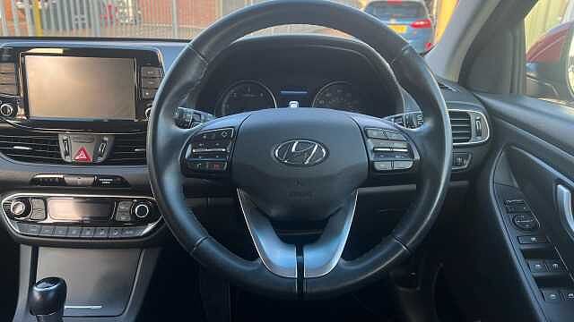 Hyundai i30 1.6 CRDi Premium Hatchback 5dr Diesel DCT Euro 6 (s/s) (115 ps)