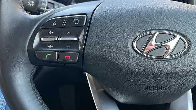 Hyundai i30 1.6 CRDi Premium Hatchback 5dr Diesel DCT Euro 6 (s/s) (115 ps)