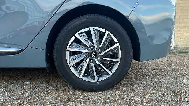 Hyundai IONIQ 38.3kWh Premium Hatchback 5dr Electric Auto (136 ps)