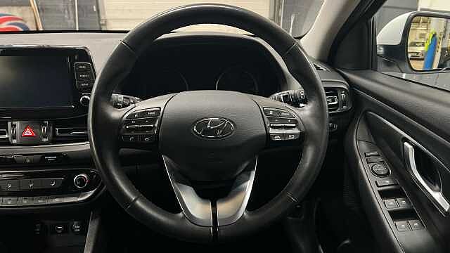 Hyundai i30 1.0 T-GDi MHEV SE Connect Hatchback 5dr Petrol Hybrid Manual Euro 6 (s/s) (120 p