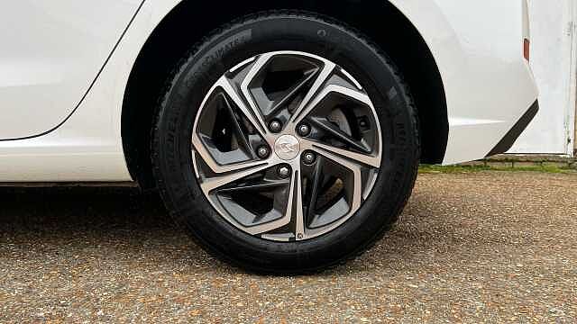 Hyundai i30 1.0 T-GDi MHEV SE Connect Hatchback 5dr Petrol Hybrid Manual Euro 6 (s/s) (120 p