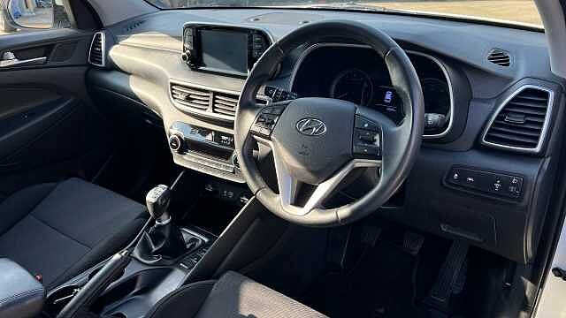 Hyundai TUCSON 1.6 GDi S Connect SUV 5dr Petrol Manual Euro 6 (s/s) (132 ps)