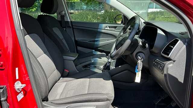 Hyundai TUCSON 1.6 GDi SE Nav SUV 5dr Petrol Manual Euro 6 (s/s) (132 ps)