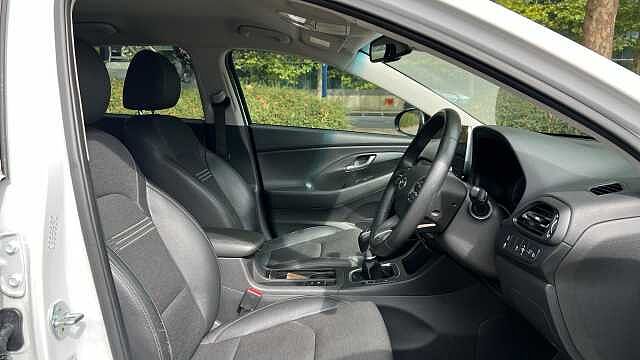Hyundai i30 1.0 T-GDi MHEV Premium Hatchback 5dr Petrol Hybrid Manual Euro 6 (s/s) (120 ps)