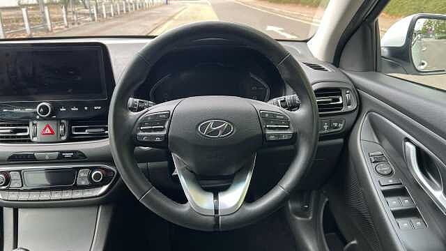 Hyundai i30 1.0 T-GDi MHEV Premium Hatchback 5dr Petrol Hybrid Manual Euro 6 (s/s) (120 ps)