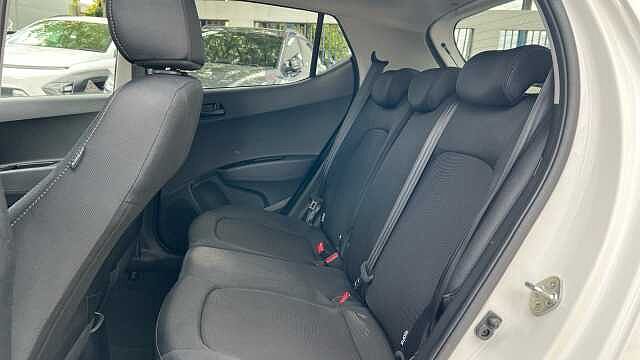 Hyundai i10 1.0 Play Hatchback 5dr Petrol Manual Euro 6 (67 ps)