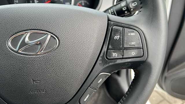 Hyundai i10 1.0 Play Hatchback 5dr Petrol Manual Euro 6 (67 ps)