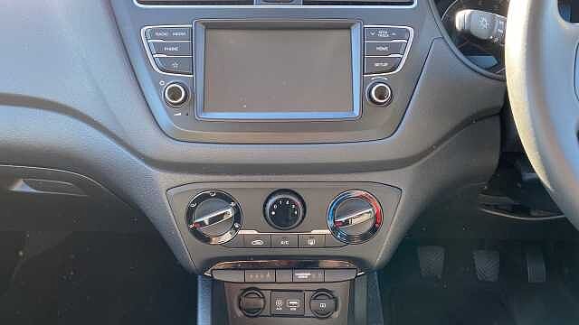 Hyundai i20 1.2 SE Launch Edition Hatchback 5dr Petrol Manual Euro 6 (s/s) (84 ps)