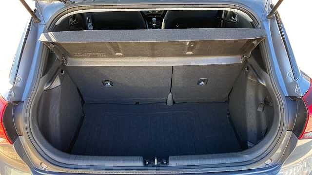 Hyundai i20 1.2 SE Launch Edition Hatchback 5dr Petrol Manual Euro 6 (s/s) (84 ps)