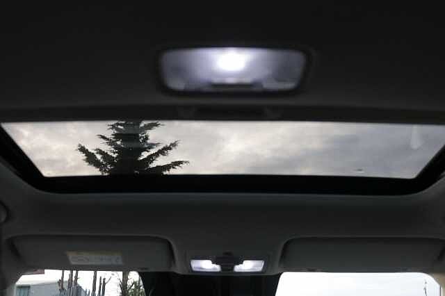 Hyundai INSTER Long Range 49kWh Cross Auto 5dr White