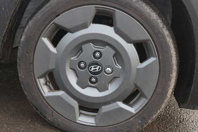 Hyundai INSTER Long Range 49kWh Cross Auto 5dr White