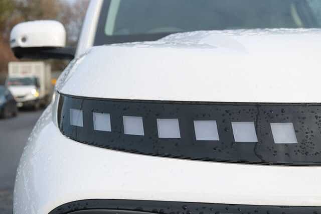 Hyundai INSTER Long Range 49kWh Cross Auto 5dr White