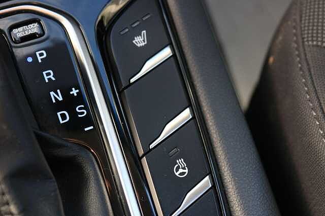 Hyundai IONIQ 1.6 h-GDi Premium DCT Euro 6 (s/s) 5dr