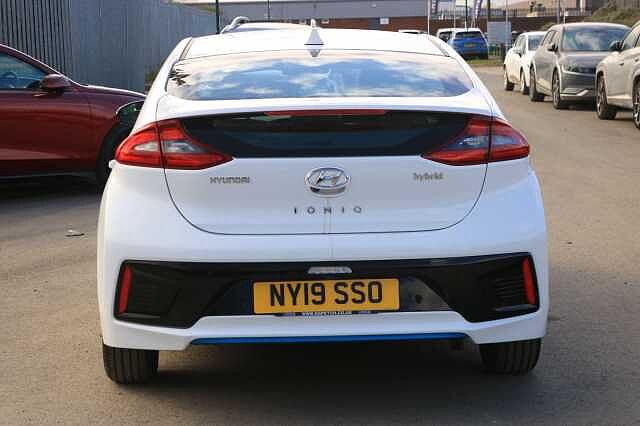 Hyundai IONIQ 1.6 h-GDi Premium DCT Euro 6 (s/s) 5dr