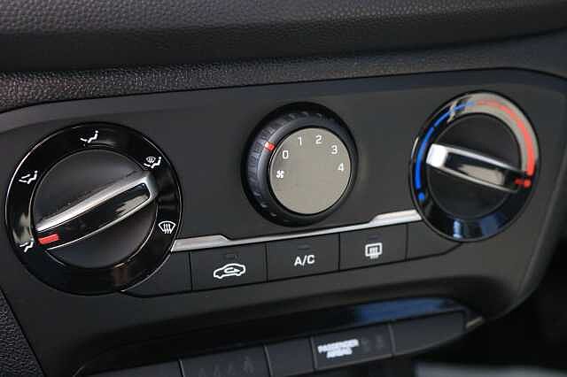 Hyundai i20 1.2 Play Euro 6 (s/s) 5dr