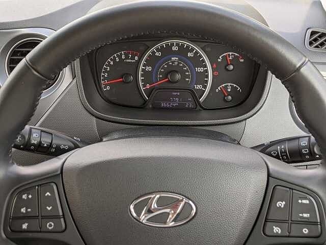 Hyundai i10 1.0 SE 5dr