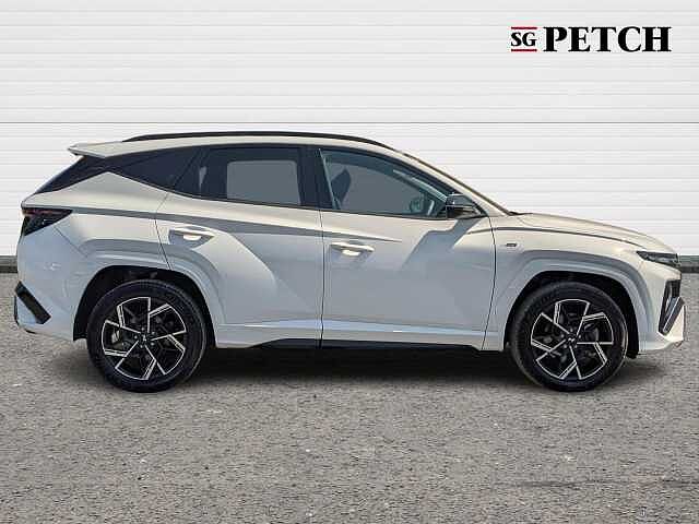 Hyundai TUCSON 1.6T Hybrid N Line 5dr Auto White