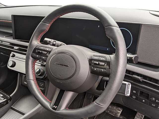Hyundai TUCSON 1.6T Hybrid N Line 5dr Auto White