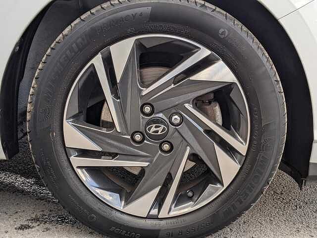 Hyundai I20 1.0T GDi 48V MHD SE Connect 5dr White