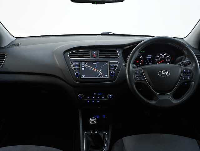 Hyundai i20 1.2 Premium Nav Hatchback 5dr Petrol Manual Euro 6 (s/s) (84 ps)
