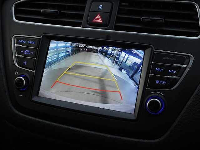 Hyundai i20 1.2 Premium Nav Hatchback 5dr Petrol Manual Euro 6 (s/s) (84 ps)