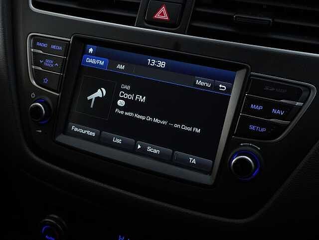 Hyundai i20 1.2 Premium Nav Hatchback 5dr Petrol Manual Euro 6 (s/s) (84 ps)