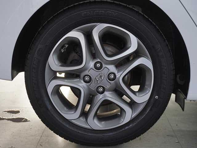 Hyundai i20 1.2 Premium Nav Hatchback 5dr Petrol Manual Euro 6 (s/s) (84 ps)