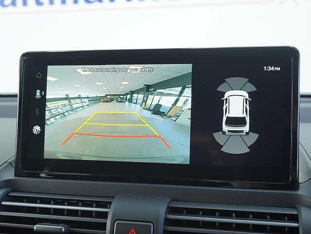 Hyundai INSTER Long Range 49kWh 02 SUV 5dr Electric Auto (115 ps) Jungle Green Khaki