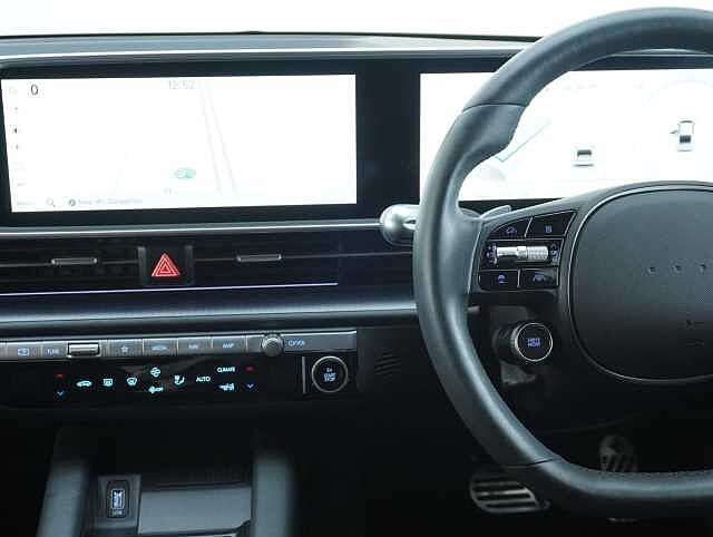 Hyundai IONIQ 6 77.4kWh Premium Saloon 4dr Electric Auto (228 ps)