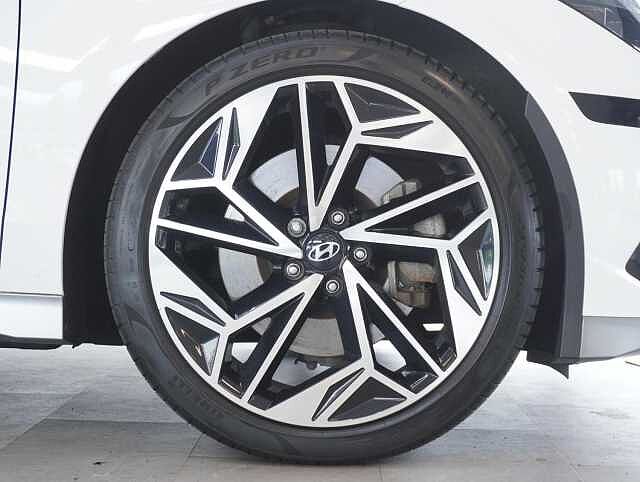 Hyundai IONIQ 6 77.4kWh Premium Saloon 4dr Electric Auto (228 ps)