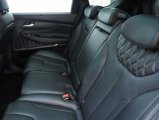 Hyundai SANTA FE 2.2 CRDi Ultimate SUV 5dr Diesel DCT 4WD Euro 6 (s/s) (193 ps) Glacier White