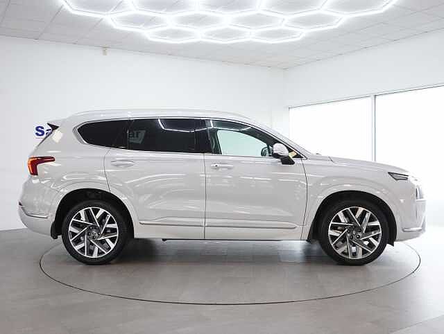 Hyundai SANTA FE 2.2 CRDi Ultimate SUV 5dr Diesel DCT 4WD Euro 6 (s/s) (193 ps) Glacier White