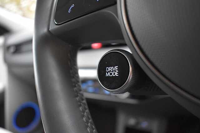 Hyundai IONIQ 5 225kW Ultimate 73 kWh 5dr AWD Auto White