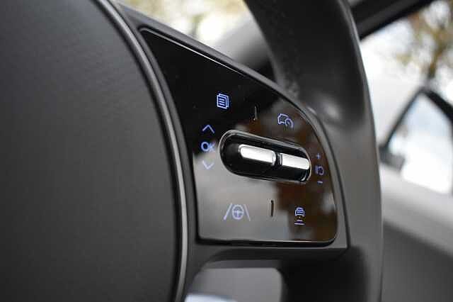 Hyundai IONIQ 5 225kW Ultimate 73 kWh 5dr AWD Auto White