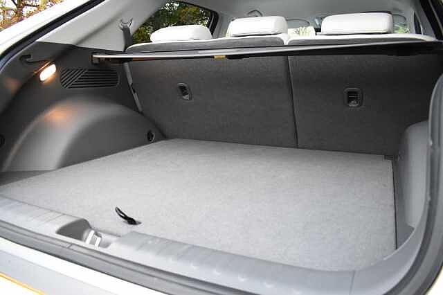 Hyundai IONIQ 5 225kW Ultimate 73 kWh 5dr AWD Auto White