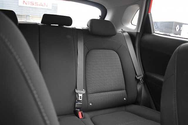 Hyundai KONA 1.6 GDi Hybrid Premium 5dr DCT Red