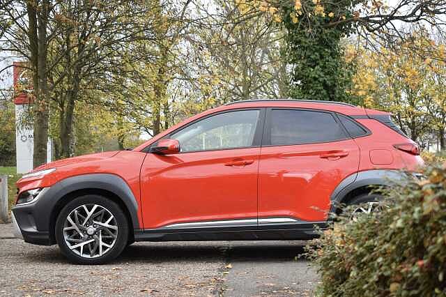 Hyundai KONA 1.6 GDi Hybrid Premium 5dr DCT Red